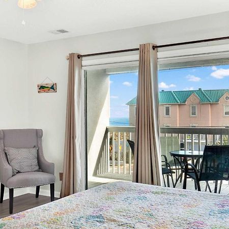 Beach Point Villas Unit E Тайби Айлънд Екстериор снимка